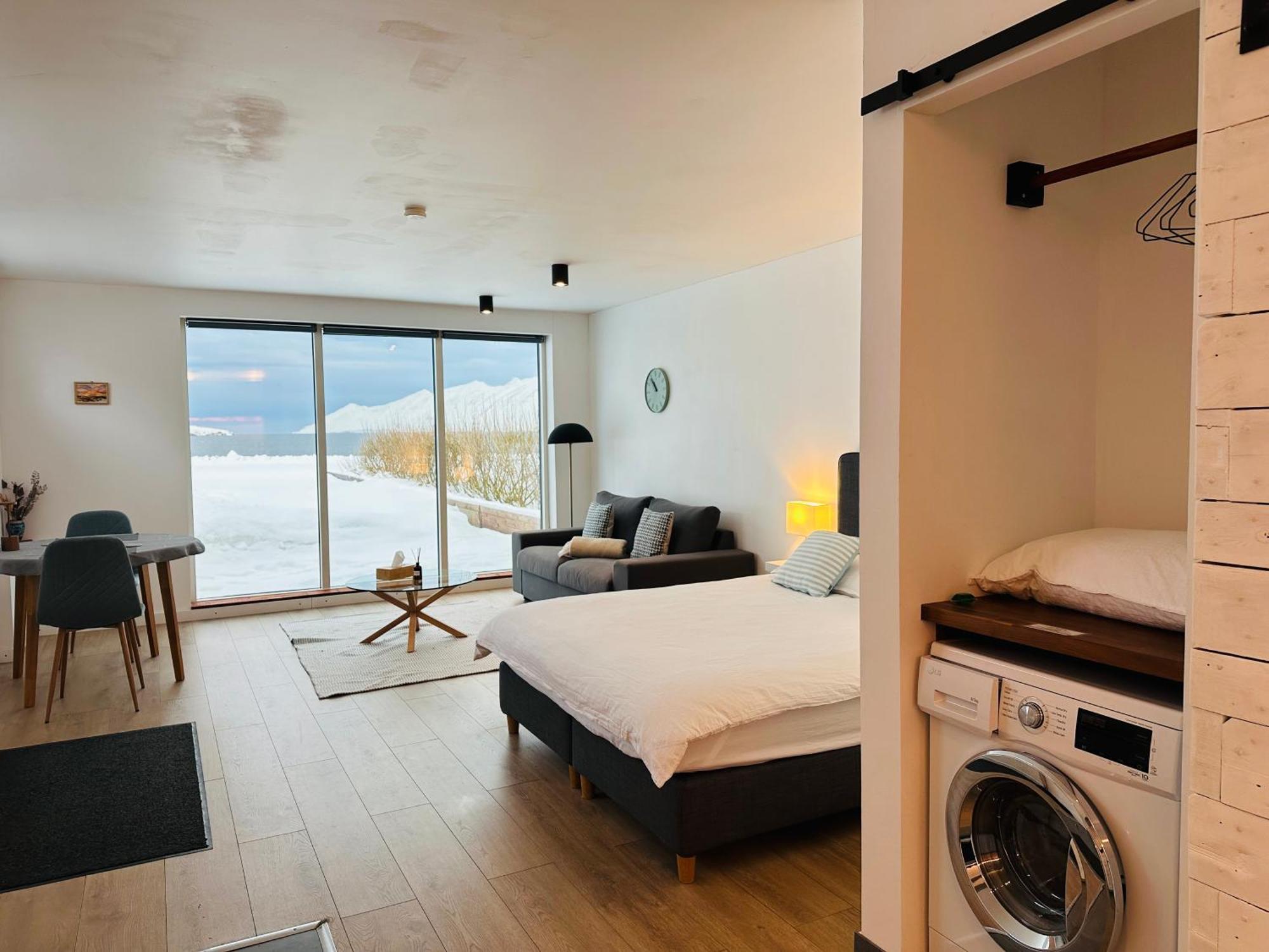 Waterfront Fjord House Hotel Arskogssandur Bagian luar foto