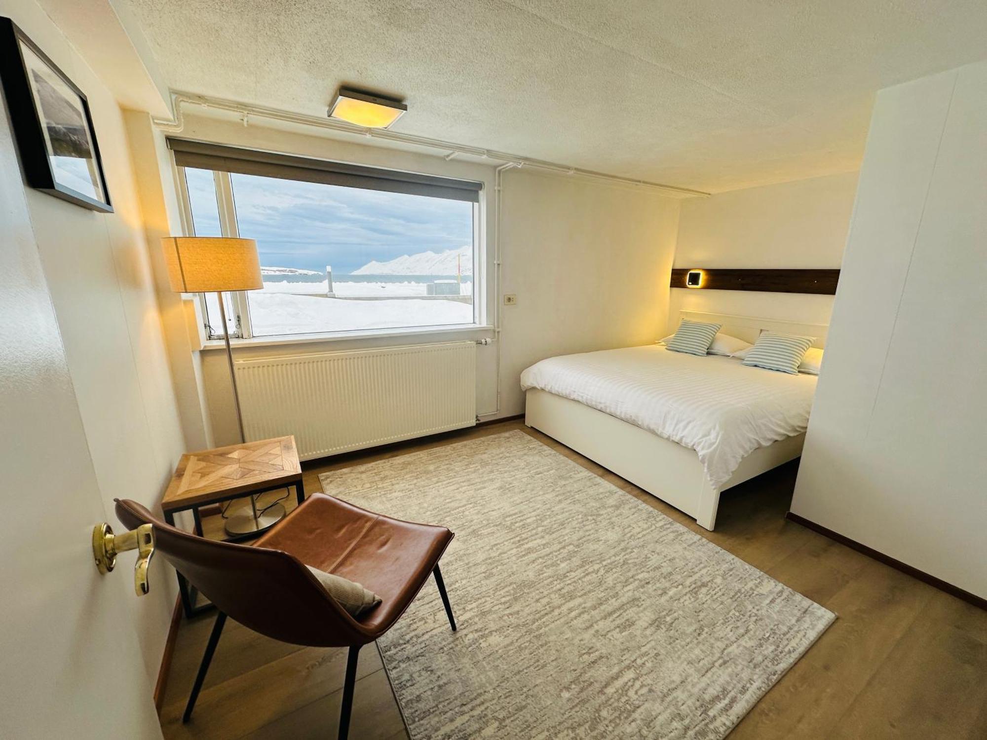 Waterfront Fjord House Hotel Arskogssandur Bagian luar foto